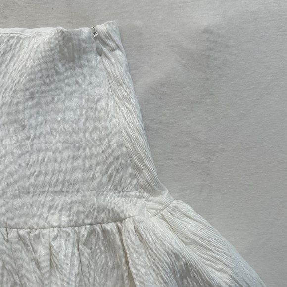Zara White Textured Mini Skirt - Picture 4 of 5